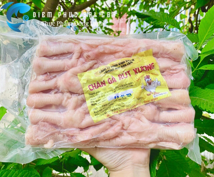 Chân gà rút xương chất lượng tại Diễm Phúc Sài Gòn.
